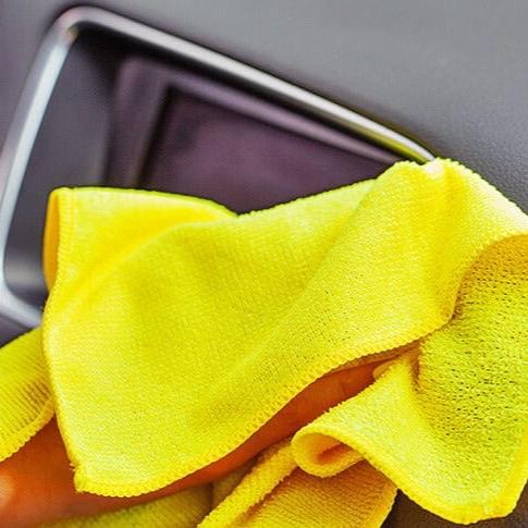 Shell Microfibre Dashboard & Interior Cleaning Cloth – 35x35cm Streak-Free, Lint-Free, Scratch-Free – Dusting, Polishing, Cleaning Car Dashboards, Trim, Touchscreens, Consoles – Super Soft, Highly Absorbent & Reusable – Use Dry or Damp detailing supplies
