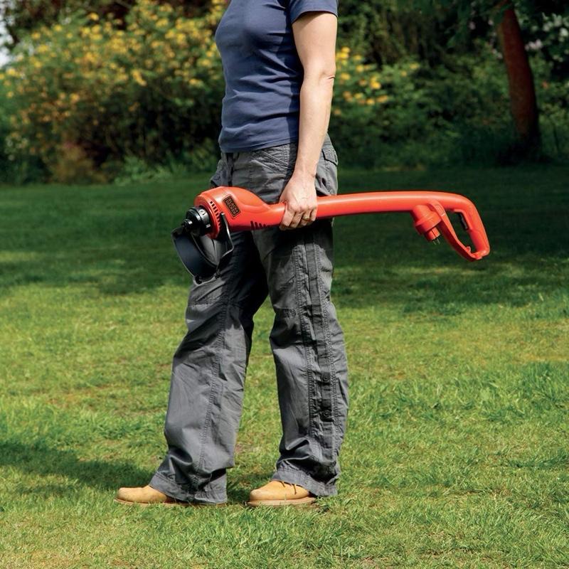 Lightweight Grass Strimmer BLACK+DECKER 250W | Electric Corded Lawn Trimmer & Edger | Design | 23cm Cutting Width | Garden Tool for Small Lawns | Model GL250 | Easy to Use