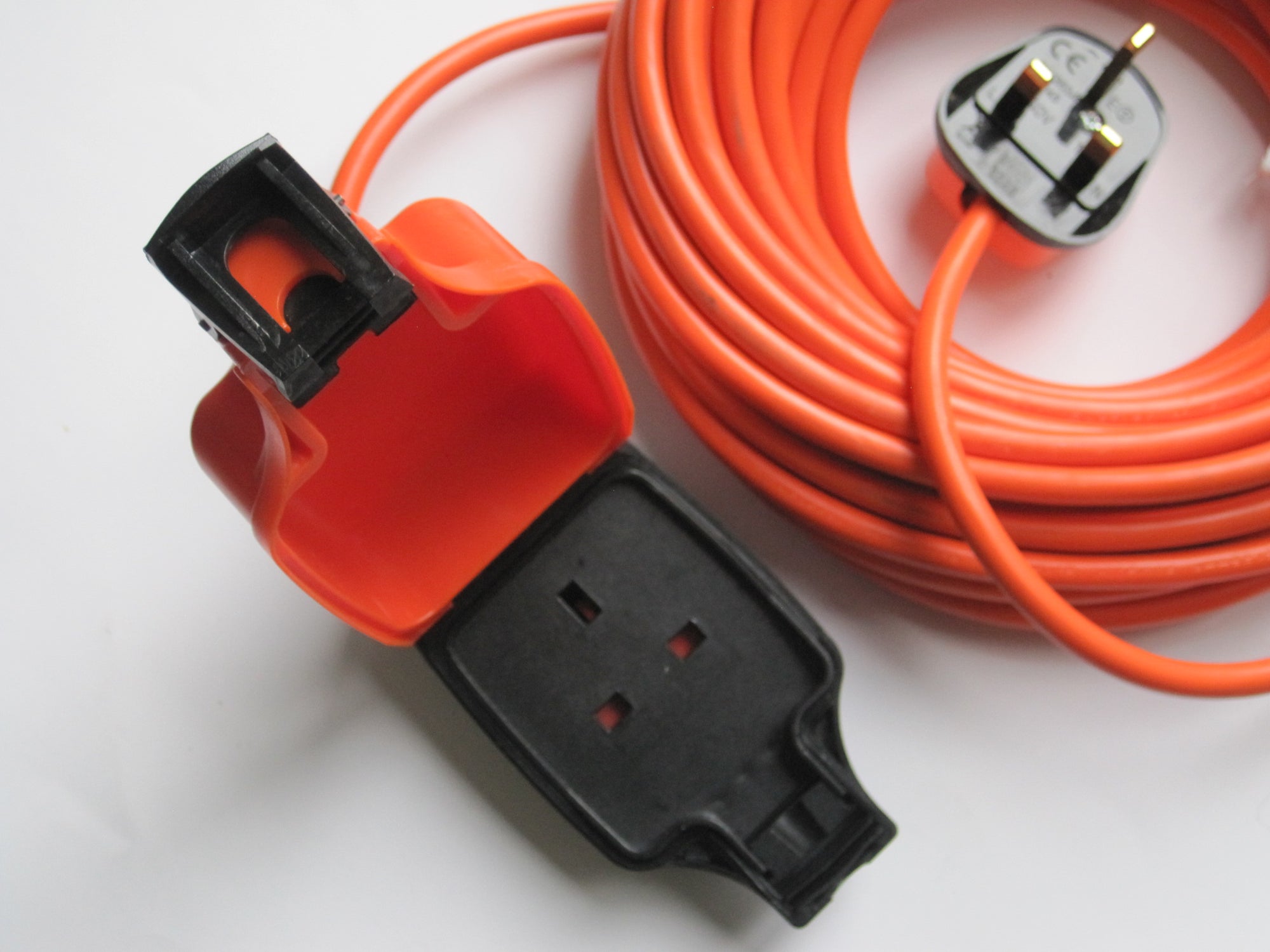 Master Plug Ip Rated Outdoor Extension Lead 15 meters/ 5 meters