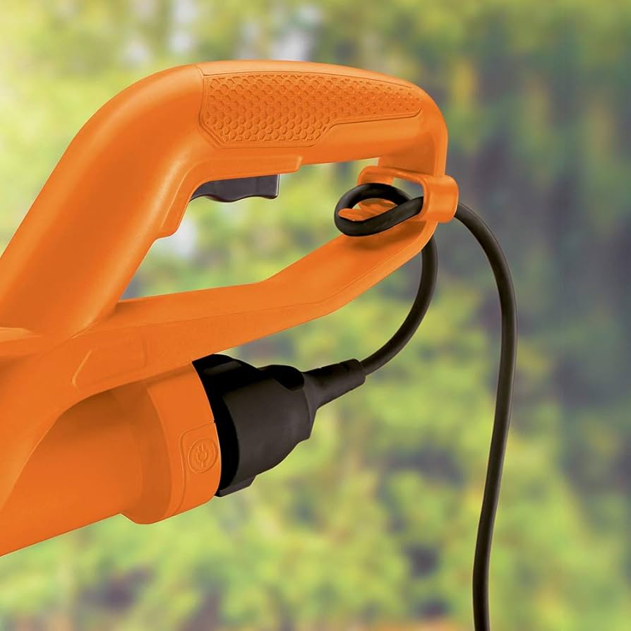 Lightweight Grass Strimmer BLACK+DECKER 250W | Electric Corded Lawn Trimmer & Edger