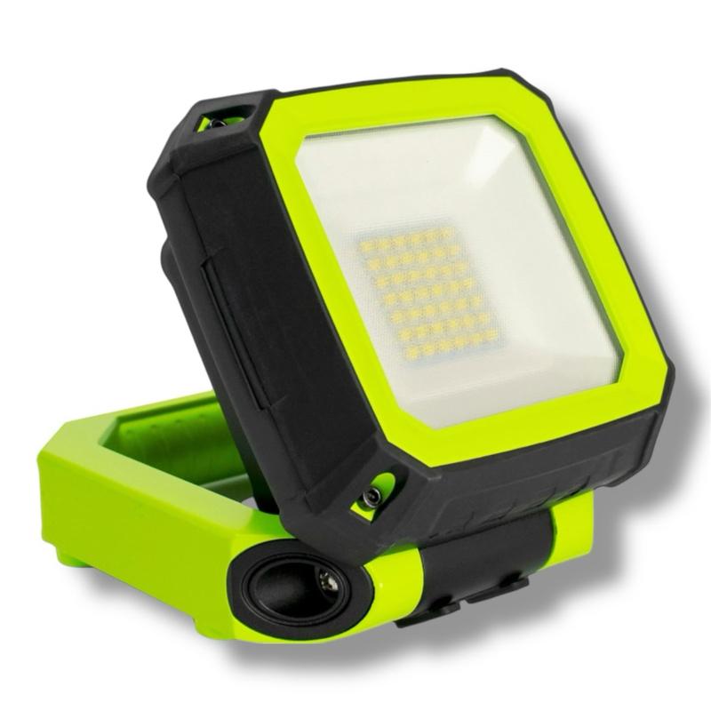 Luceco 10W LED Rechargeable Worklight – Portable & Powerful LED Lighting | Tough | Robust | LED | 4000K White Light | USB Car Chargeable | On Site | Home | Garage | Light Weight | Super Bright | 800 Lumens