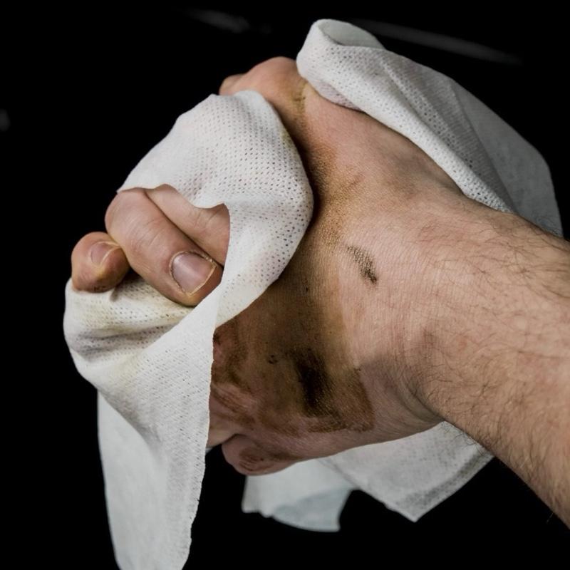 UltraGrime Pro Multiuse Wipes – XXL Strong, Durable & Long-Lasting Cloth Wipes for Grease, Paint, Oil, Silicone, Adhesives & More – Safe for All Surfaces & Skin – Stays Wet for Over 1 Hour – 40 XXL Wipes – Perfect for Mechanics, Builders, Decorators clean