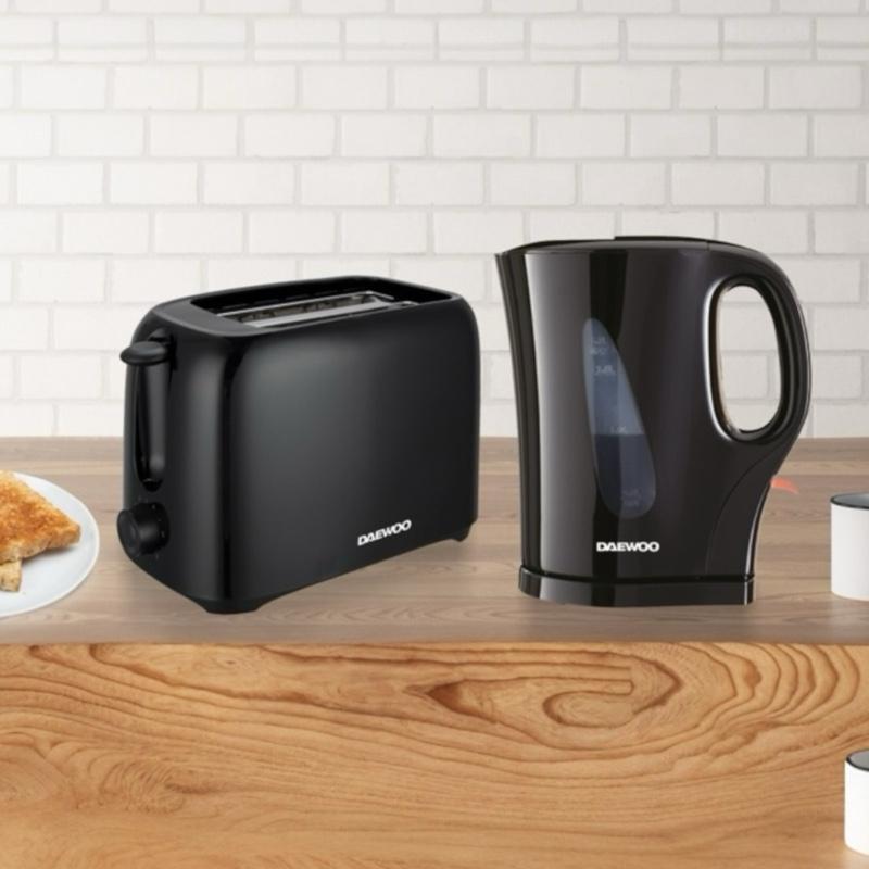 Daewoo 1.7L Plastic Electric Kettle Black or White | Fast Boil, Auto Shut-Off, Limescale Filter, 2.2KW, Boil Dry Protection, Water Level Gauge | 7 Cup Capacity | Kitchen Home Appliance